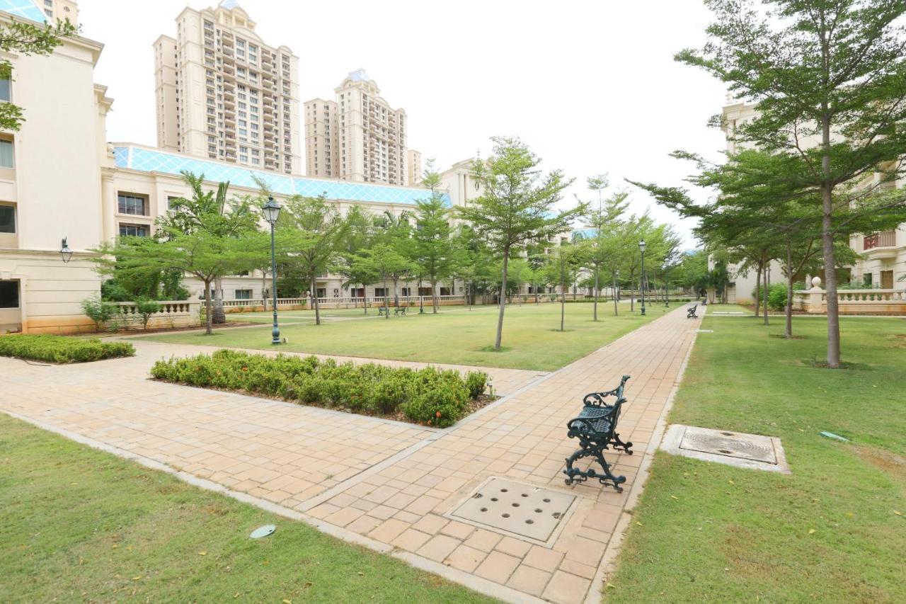 Oyo 6954 The Lawns Oragadam Hotel Buitenkant foto