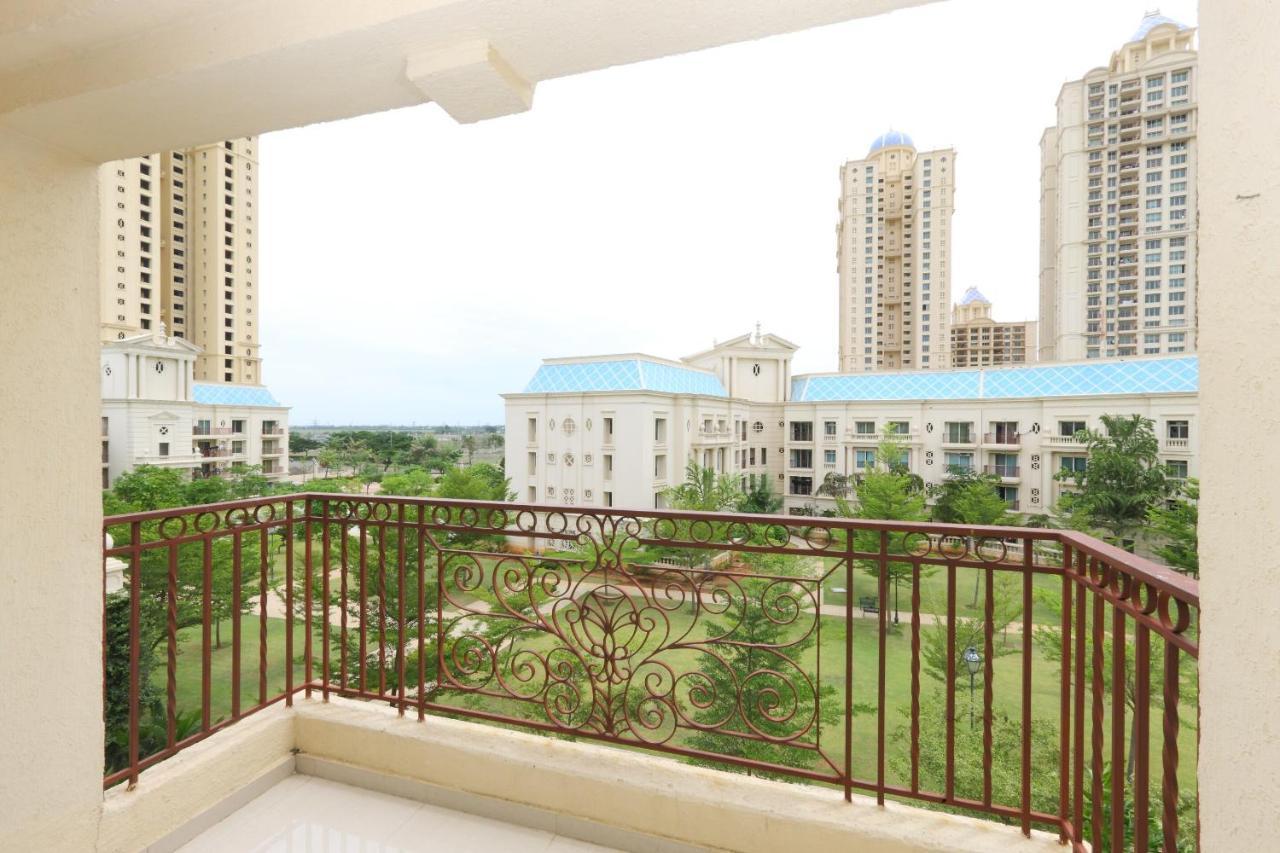 Oyo 6954 The Lawns Oragadam Hotel Buitenkant foto