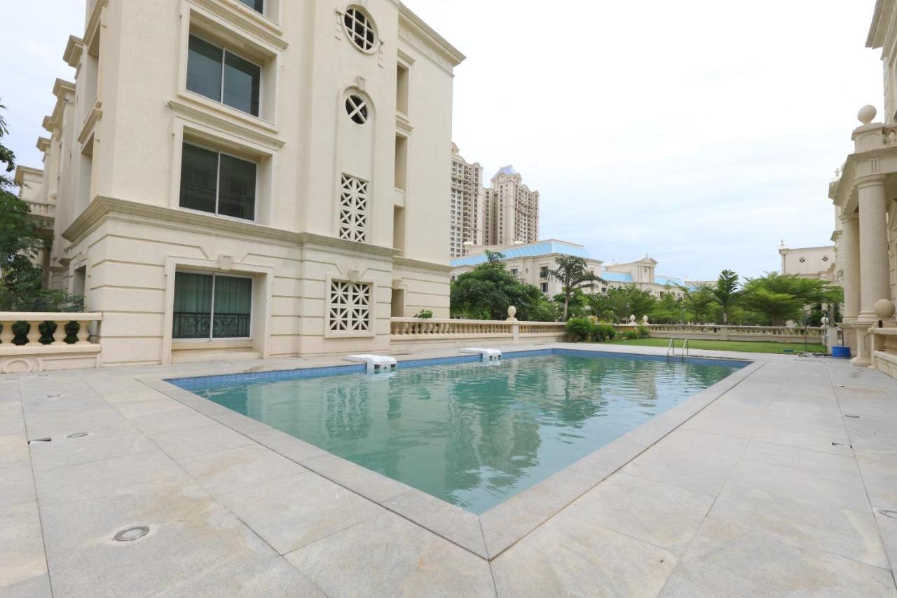 Oyo 6954 The Lawns Oragadam Hotel Buitenkant foto